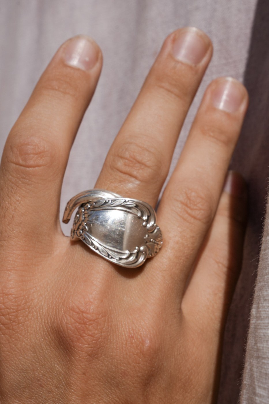 Bague Acanthe - bijou artisanal en argenterie recyclée, fait main à Marseille par XV3foisrien