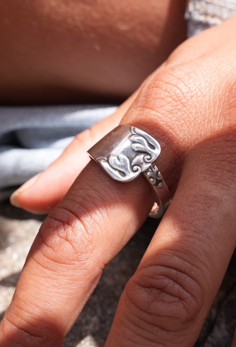 Bague Arabesques - bijou artisanal en argenterie recyclée, fait main à Marseille par XV3foisrien