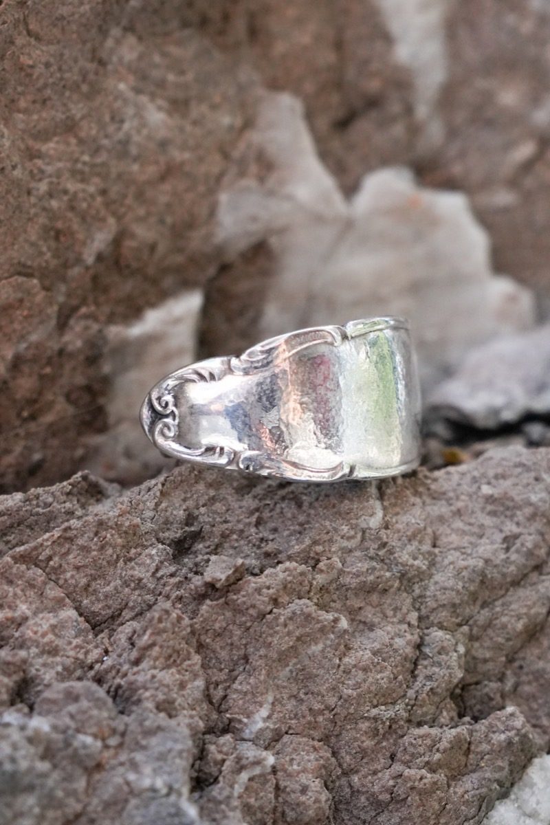 Bague Argenterie Douce Volute - bijou artisanal en argenterie recyclée, fait main à Marseille par XV3foisrien