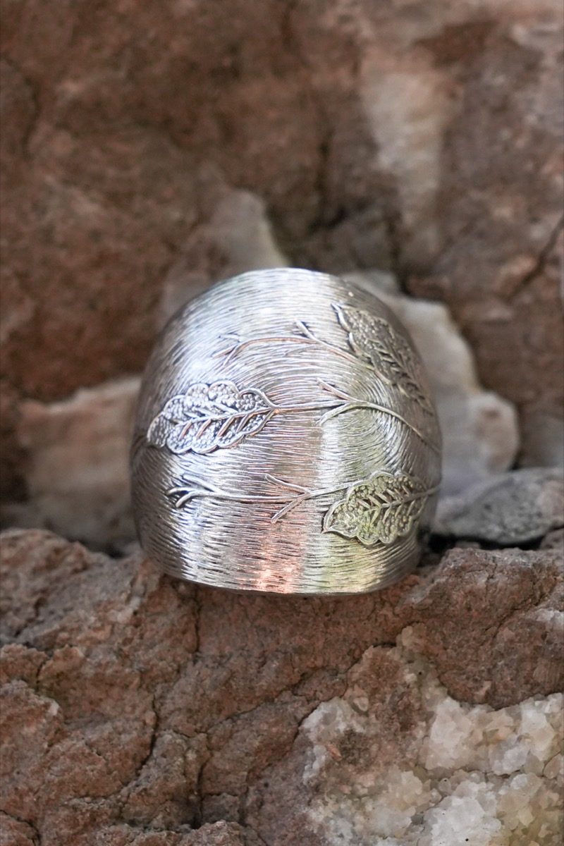 Bague Boule Feuille de Chêne - bijou artisanal en argenterie recyclée, fait main à Marseille par XV3foisrien