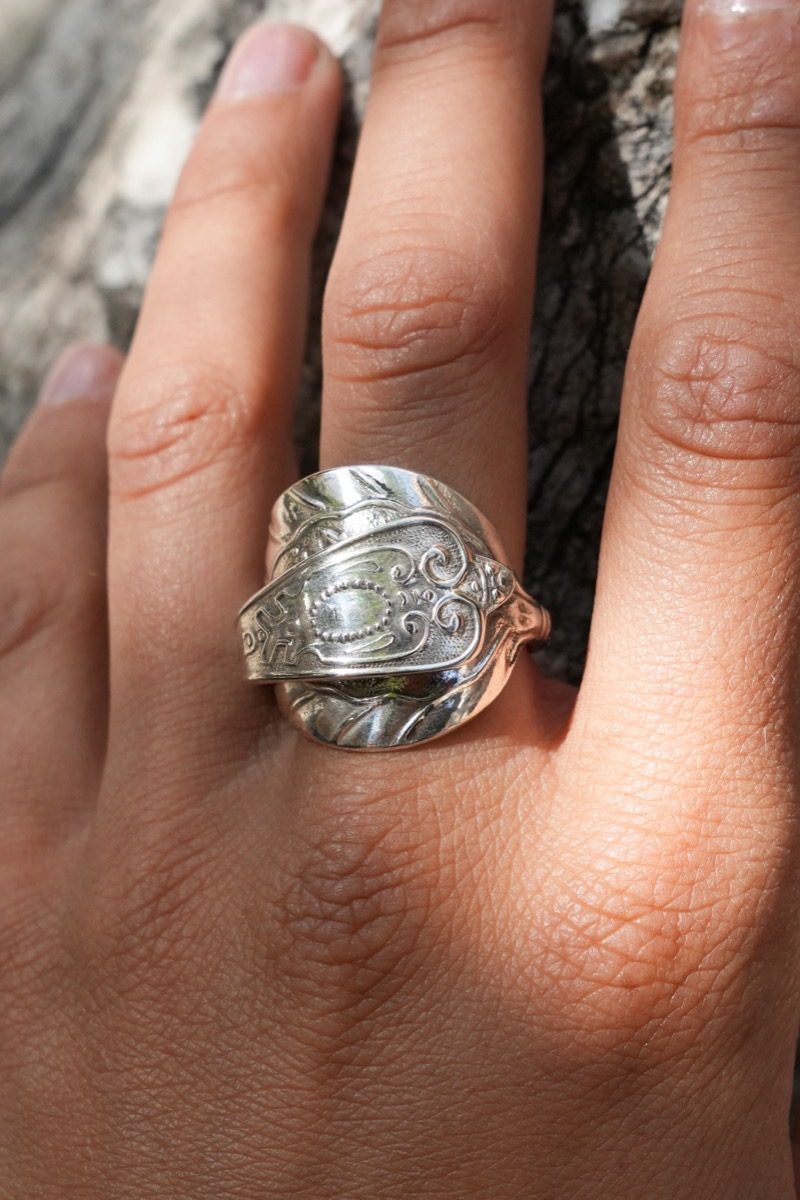 Bague Boule Feuille Volutes - bijou artisanal en argenterie recyclée, fait main à Marseille par XV3foisrien