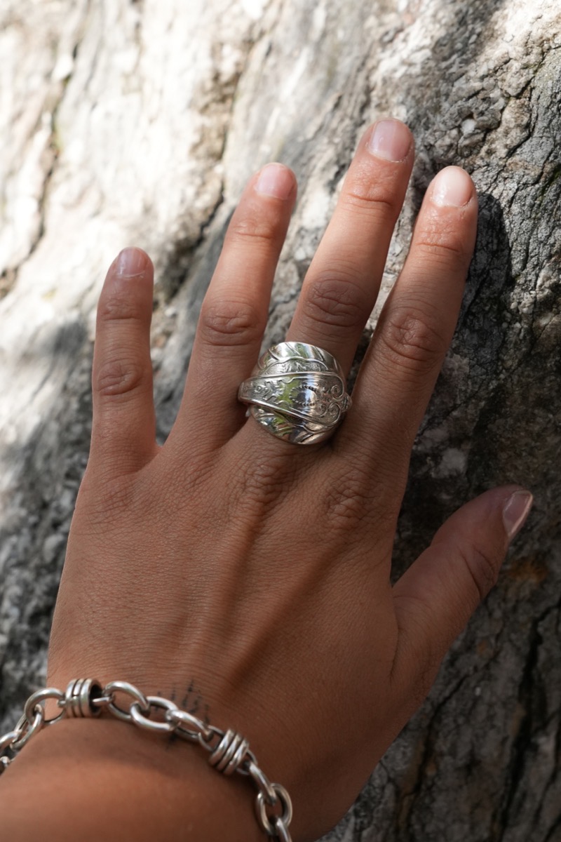 Bague Boule Feuille Volutes - bijou artisanal en argenterie recyclée, fait main à Marseille par XV3foisrien