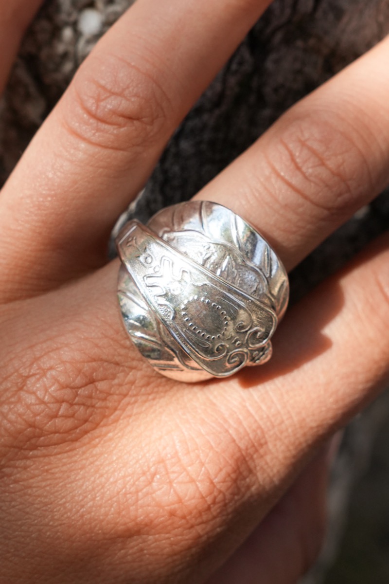 Bague Boule Feuille Volutes vue 3