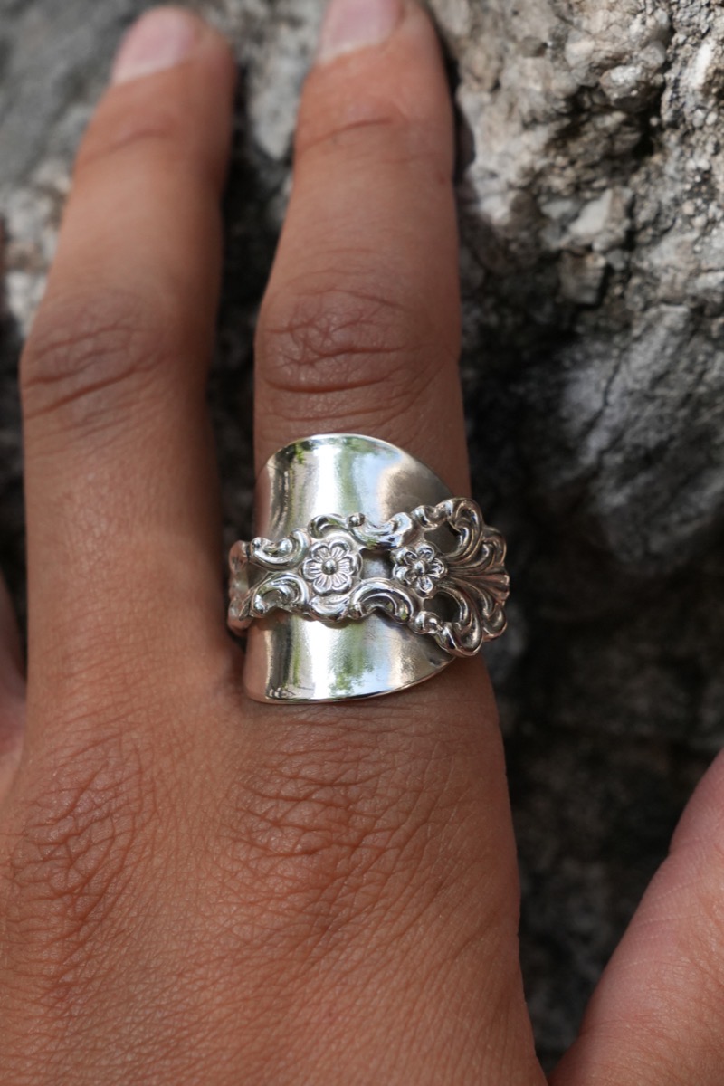 Bague Cuillère Entière Fleurie vue 3
