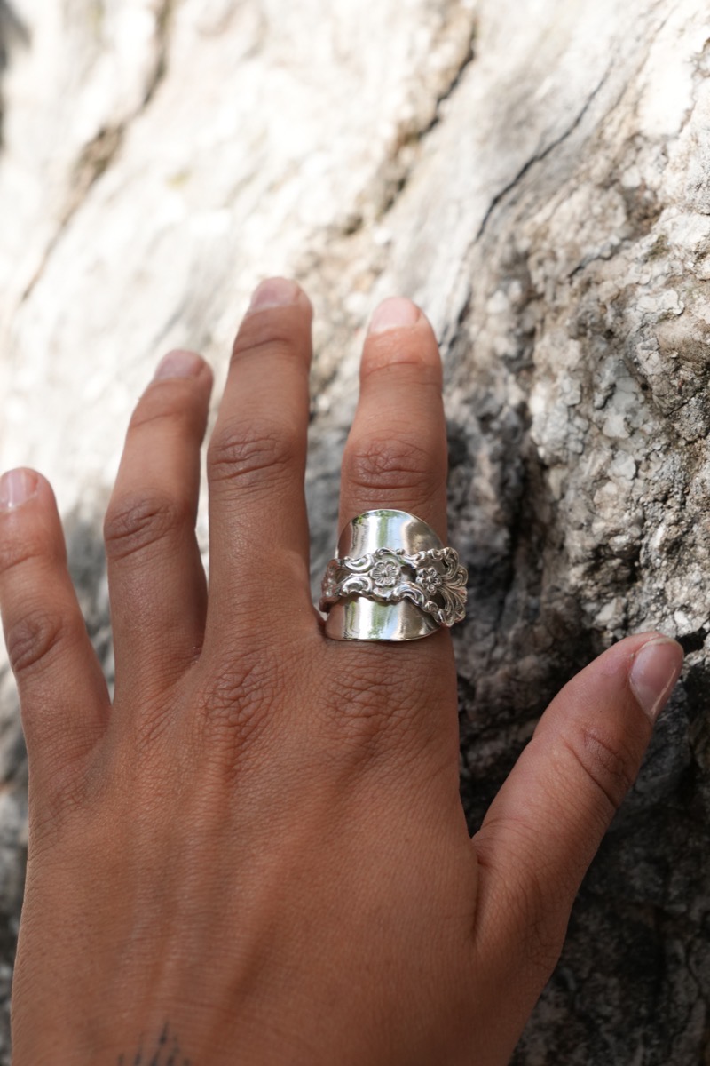 Bague Cuillère Entière Fleurie vue 5