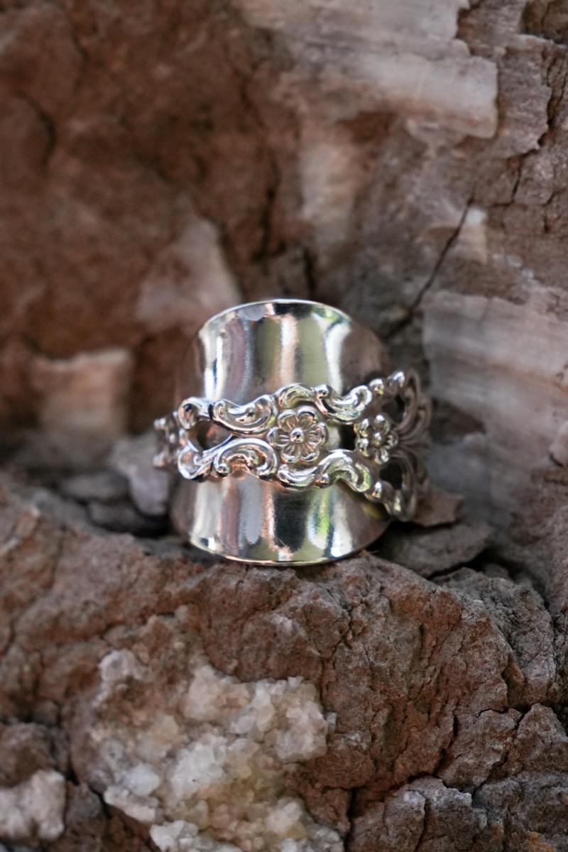 Bague Cuillère Entière Fleurie vue 6