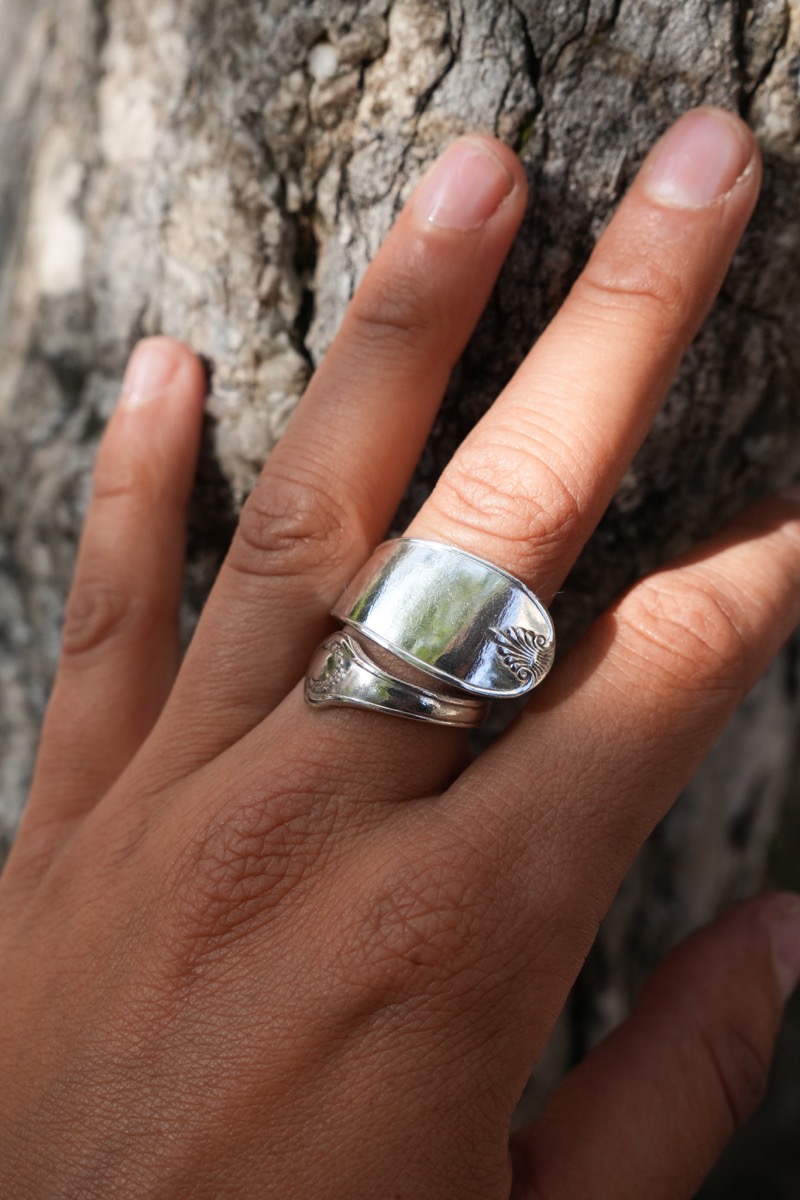 Bague Entortillée Feuille Olivier - bijou artisanal en argenterie recyclée, fait main à Marseille par XV3foisrien