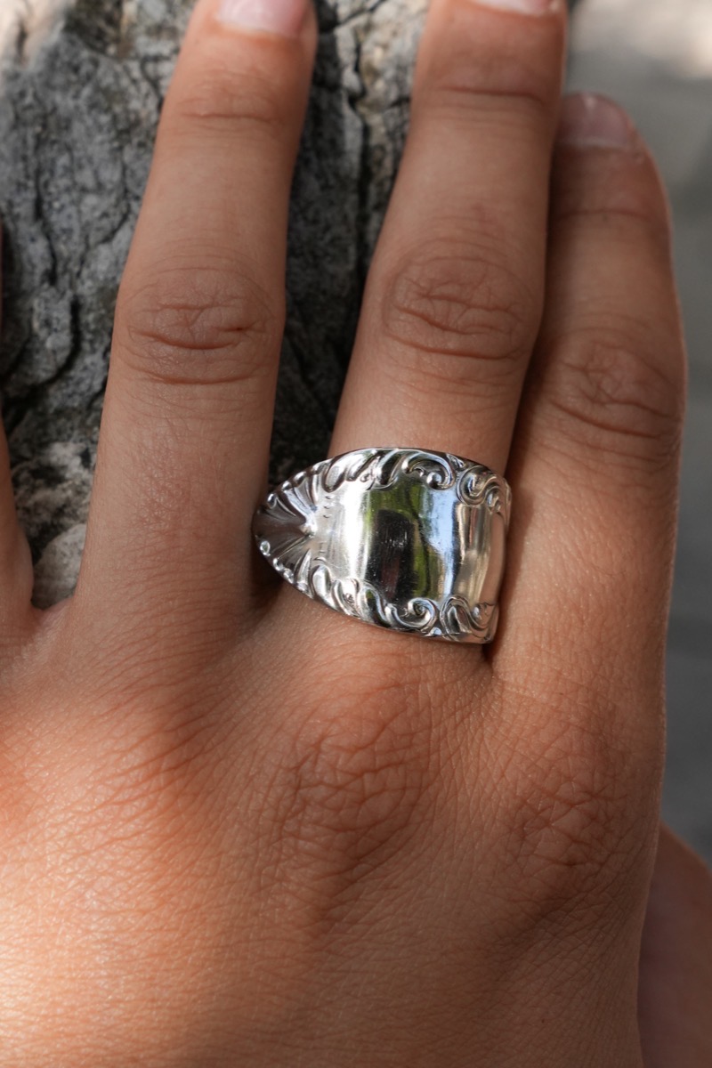 Bague Entourage Volutes - bijou artisanal en argenterie recyclée, fait main à Marseille par XV3foisrien