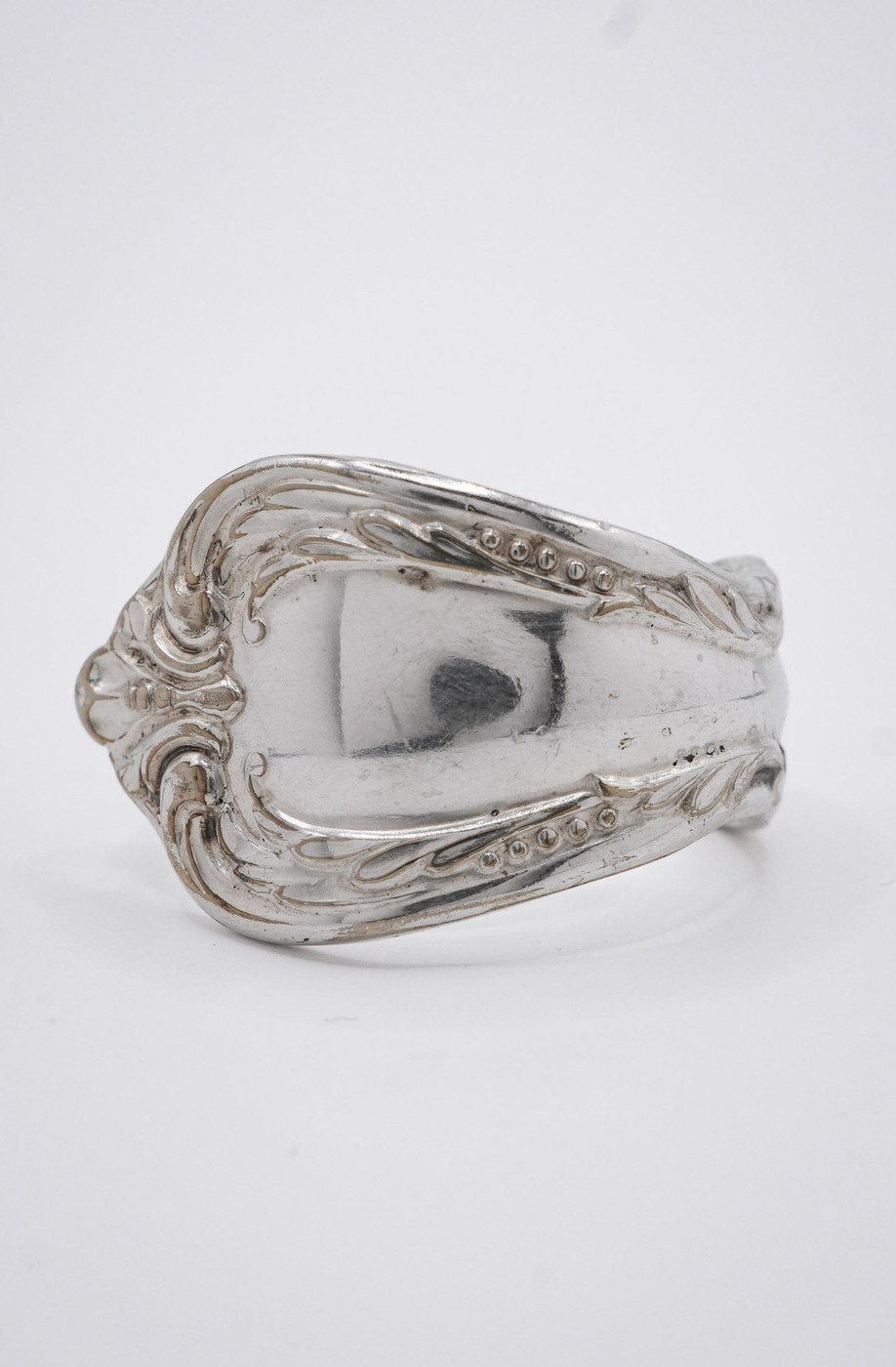 Bague Feuilles Perlées - bijou artisanal en argenterie recyclée, fait main à Marseille par XV3foisrien