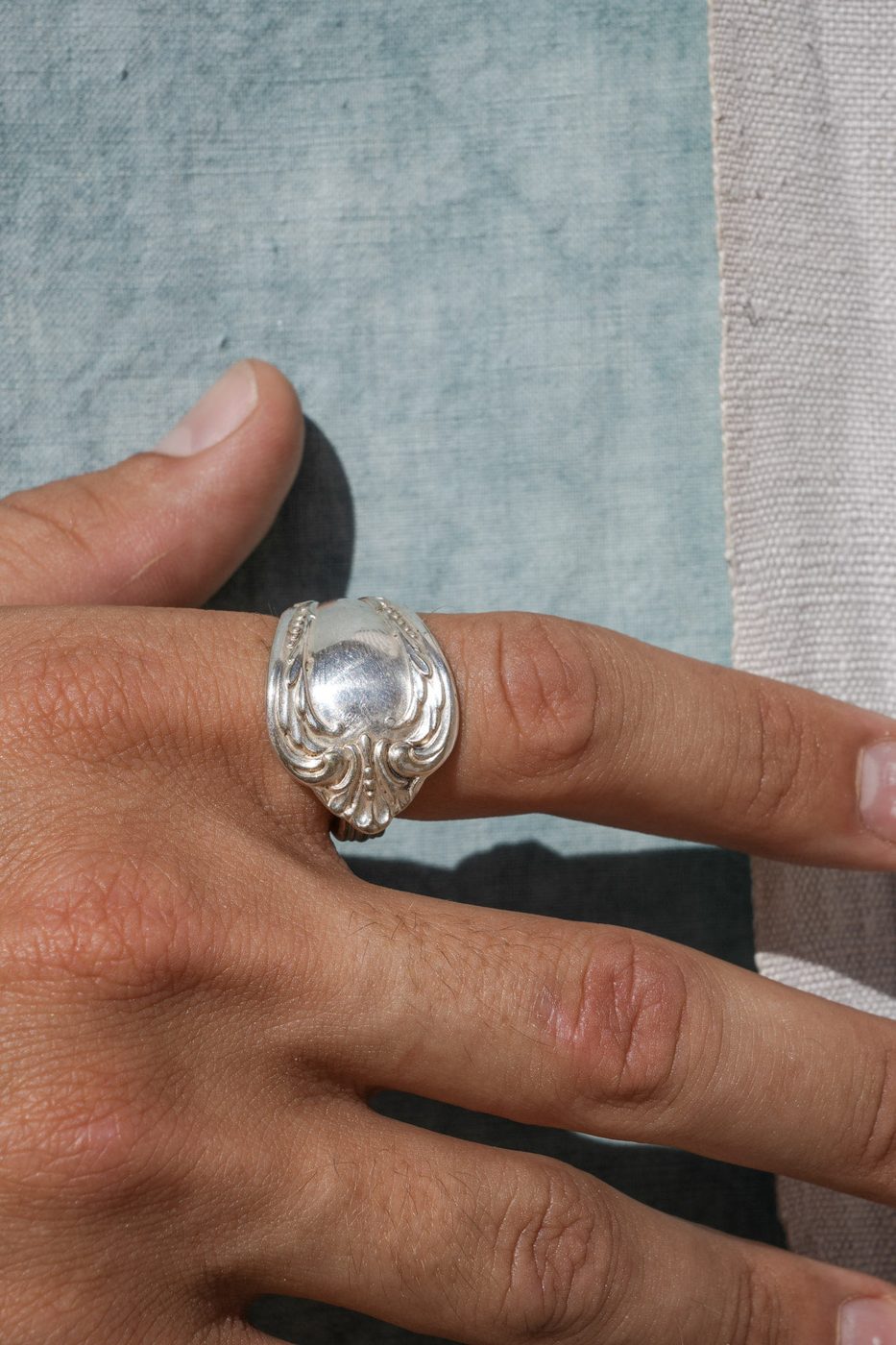 Bague Feuilles Perlées - bijou artisanal en argenterie recyclée, fait main à Marseille par XV3foisrien