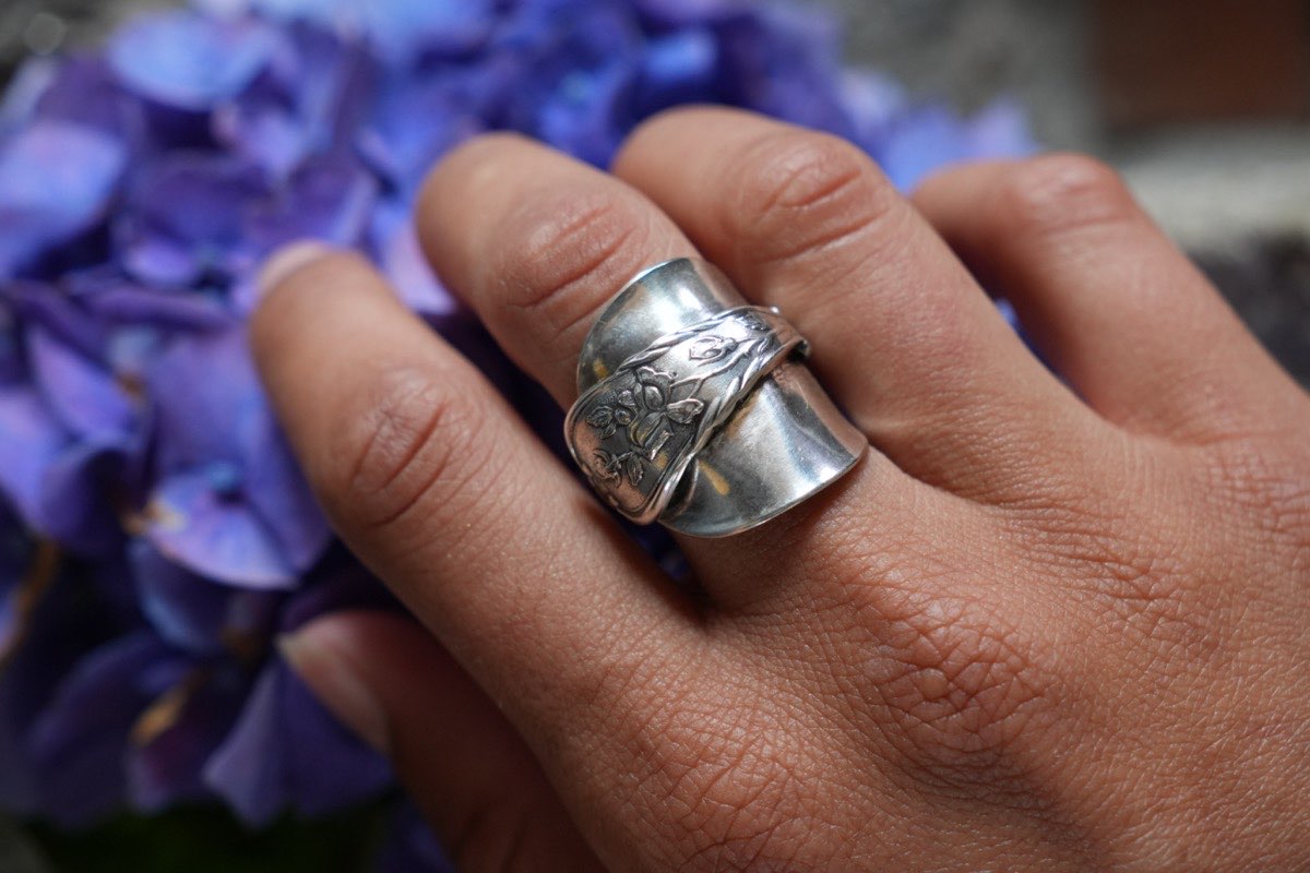 Bague Fleurs Anciennes - bijou artisanal en argenterie recyclée, fait main à Marseille par XV3foisrien