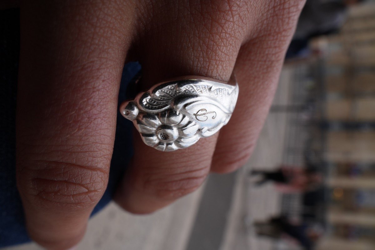Bague Fleurs Signée P - bijou artisanal en argenterie recyclée, fait main à Marseille par XV3foisrien