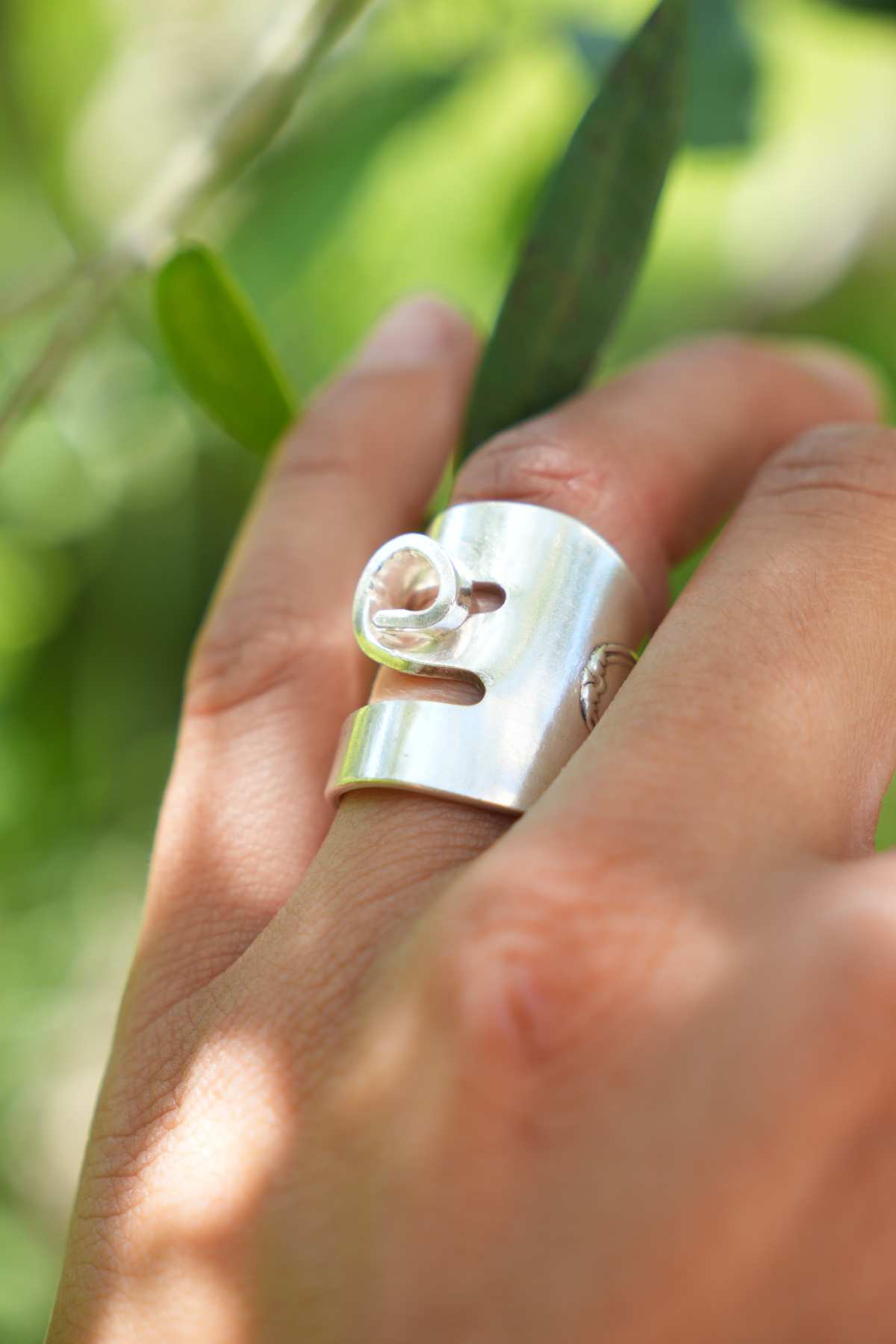 Bague Fourchette - bijou artisanal en argenterie recyclée, fait main à Marseille par XV3foisrien