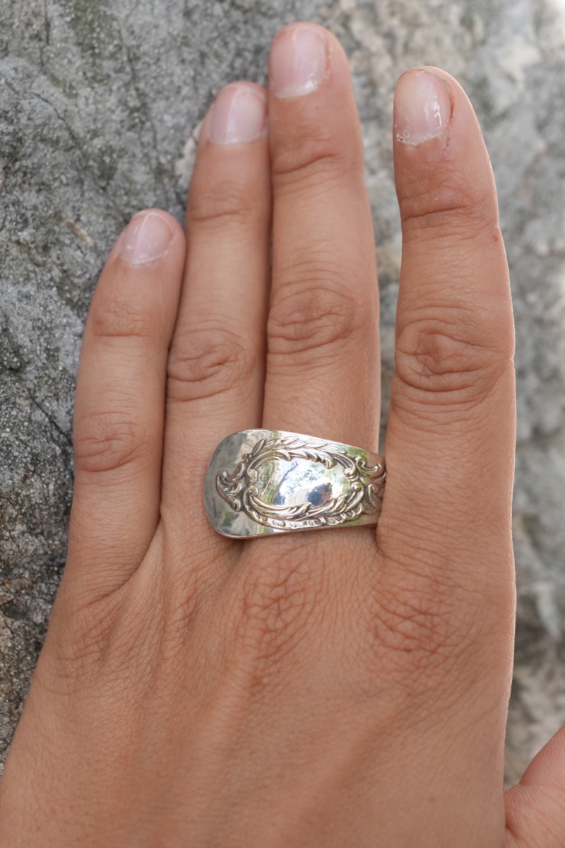 Bague Impériale - bijou artisanal en argenterie recyclée, fait main à Marseille par XV3foisrien