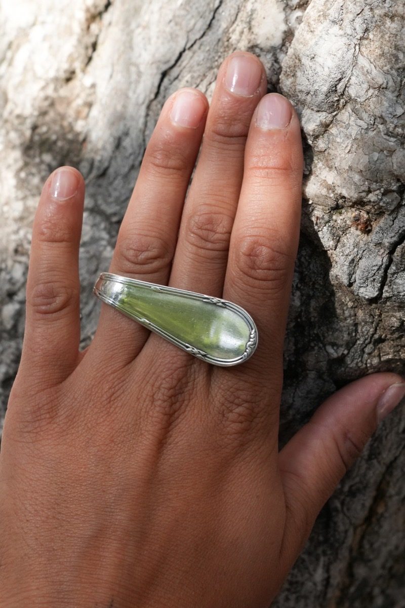 Bague Inter-Doigt Tour Orné - bijou artisanal en argenterie recyclée, fait main à Marseille par XV3foisrien