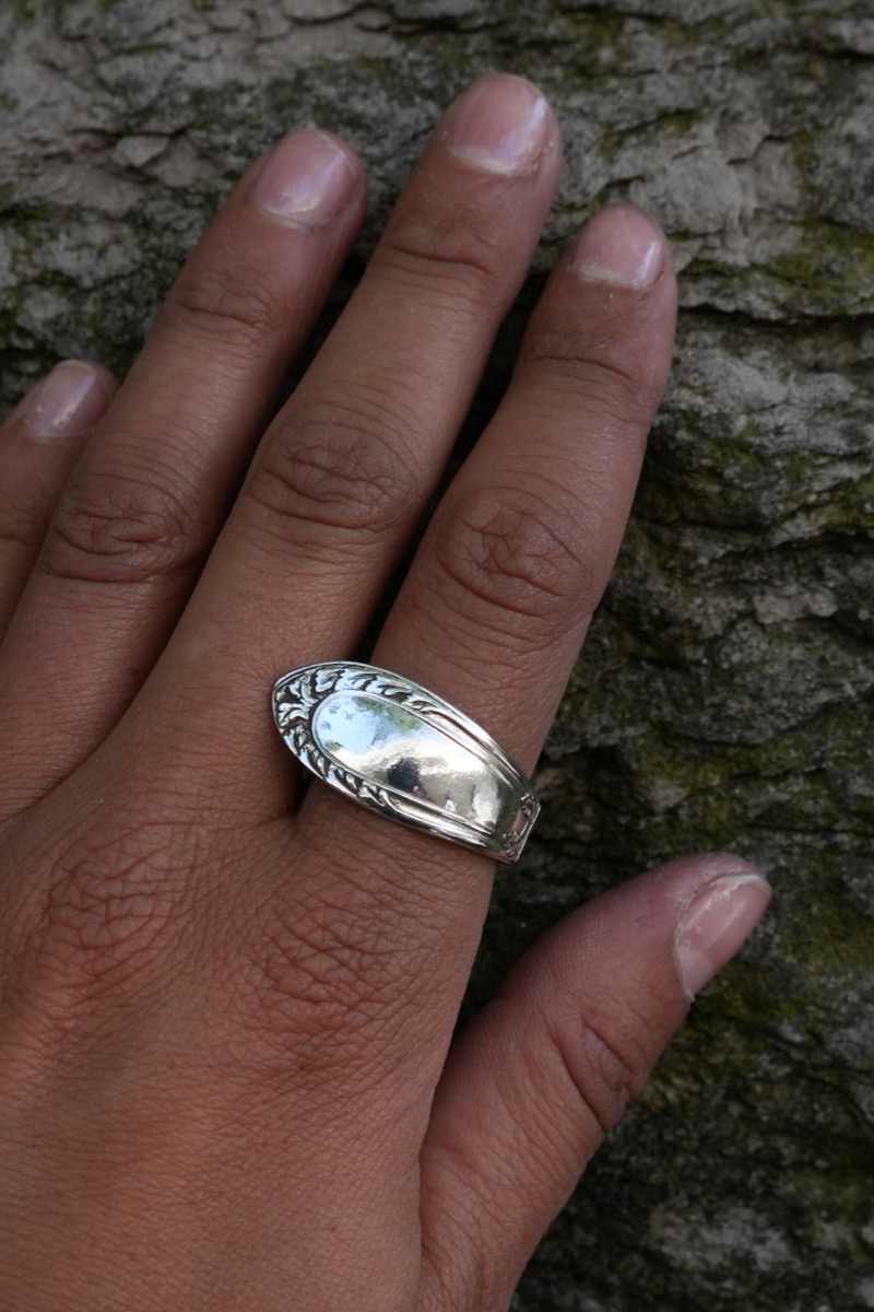 Bague Joli Entourage - bijou artisanal en argenterie recyclée, fait main à Marseille par XV3foisrien
