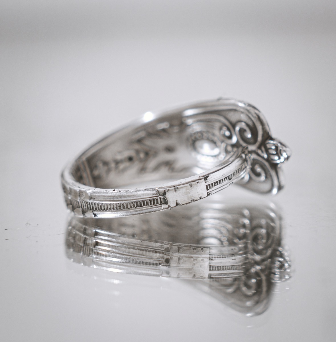 Bague Le Rosier - bijou artisanal en argenterie recyclée, fait main à Marseille par XV3foisrien