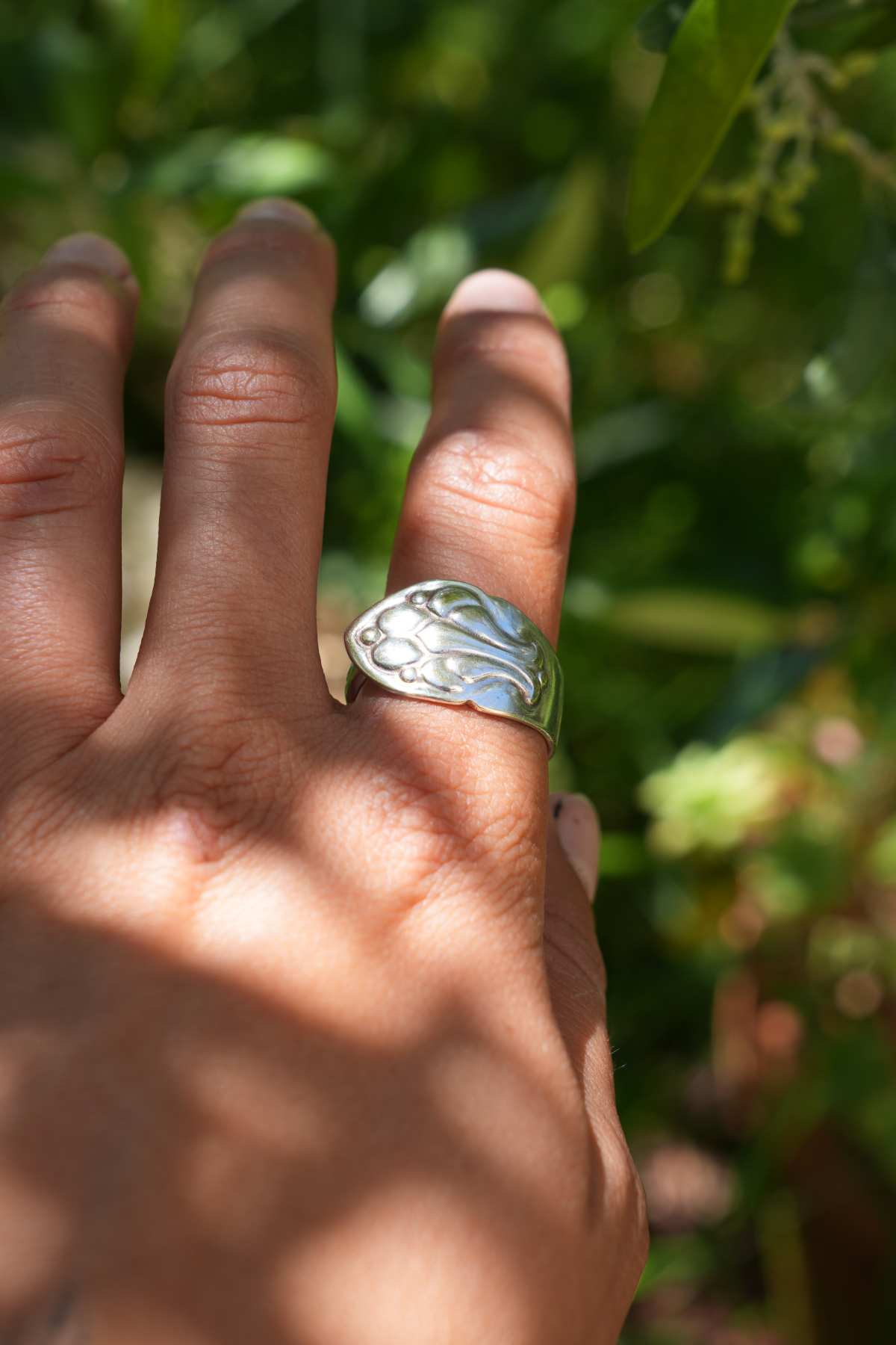 Bague Lys - bijou artisanal en argenterie recyclée, fait main à Marseille par XV3foisrien