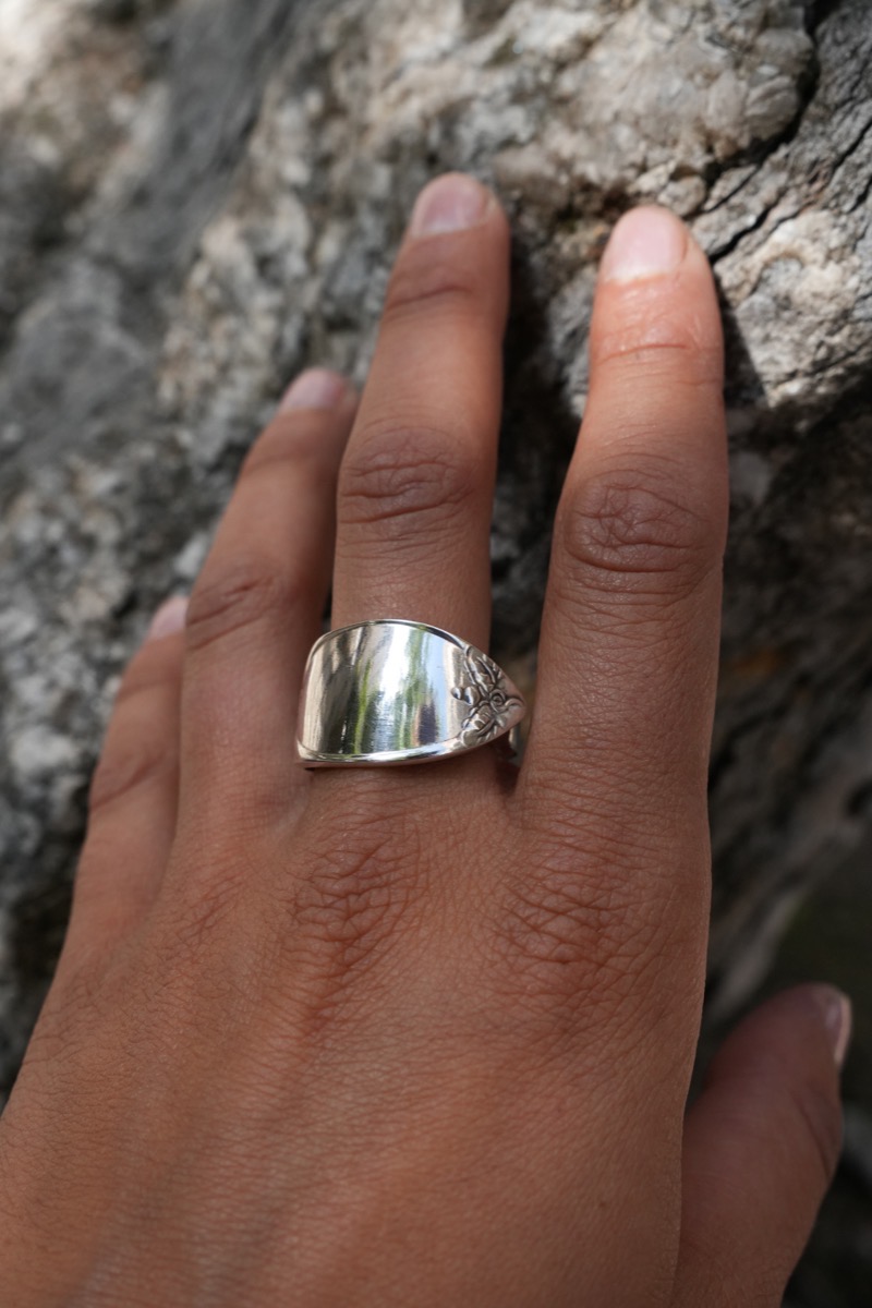 Bague Miroir de Rose - bijou artisanal en argenterie recyclée, fait main à Marseille par XV3foisrien