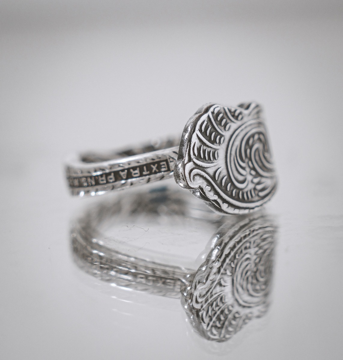 Bague Ondes - bijou artisanal en argenterie recyclée, fait main à Marseille par XV3foisrien