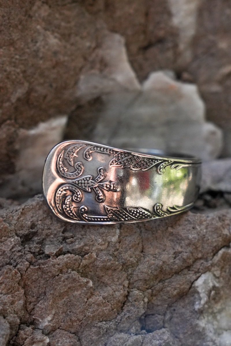 Bague Ornementale Ciselée vue 10
