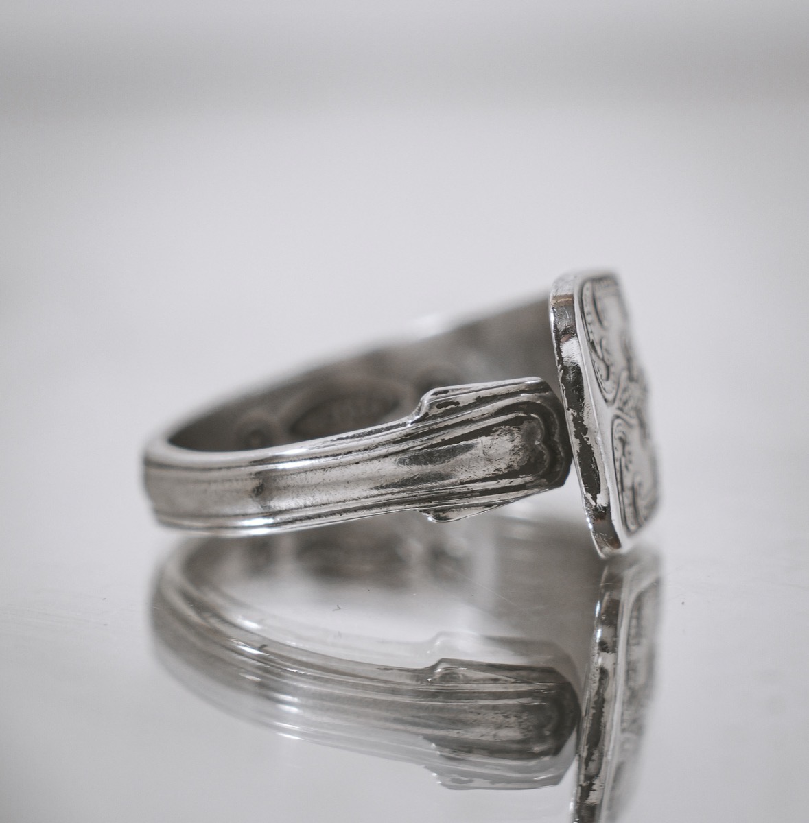 Bague Ornementale Ciselée vue 3
