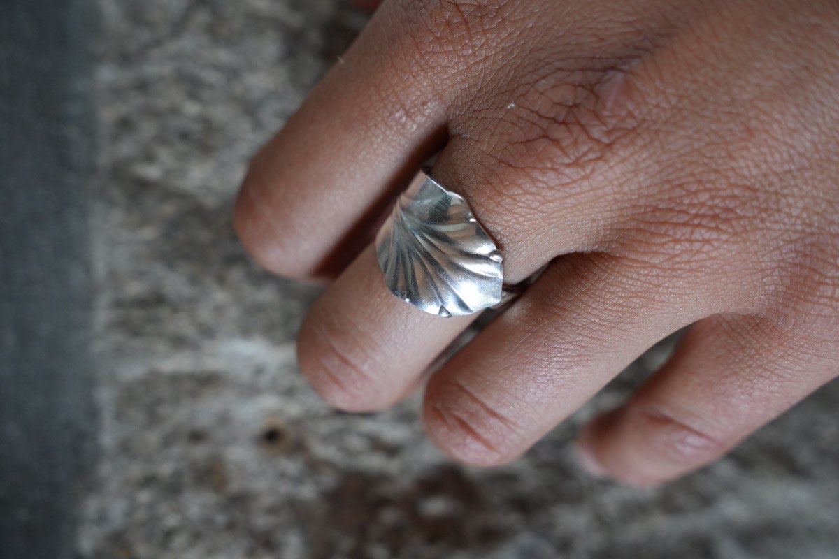 Bague Palme - bijou artisanal en argenterie recyclée, fait main à Marseille par XV3foisrien
