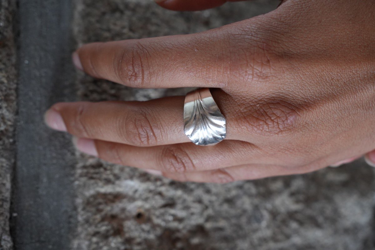 Bague Palme - bijou artisanal en argenterie recyclée, fait main à Marseille par XV3foisrien