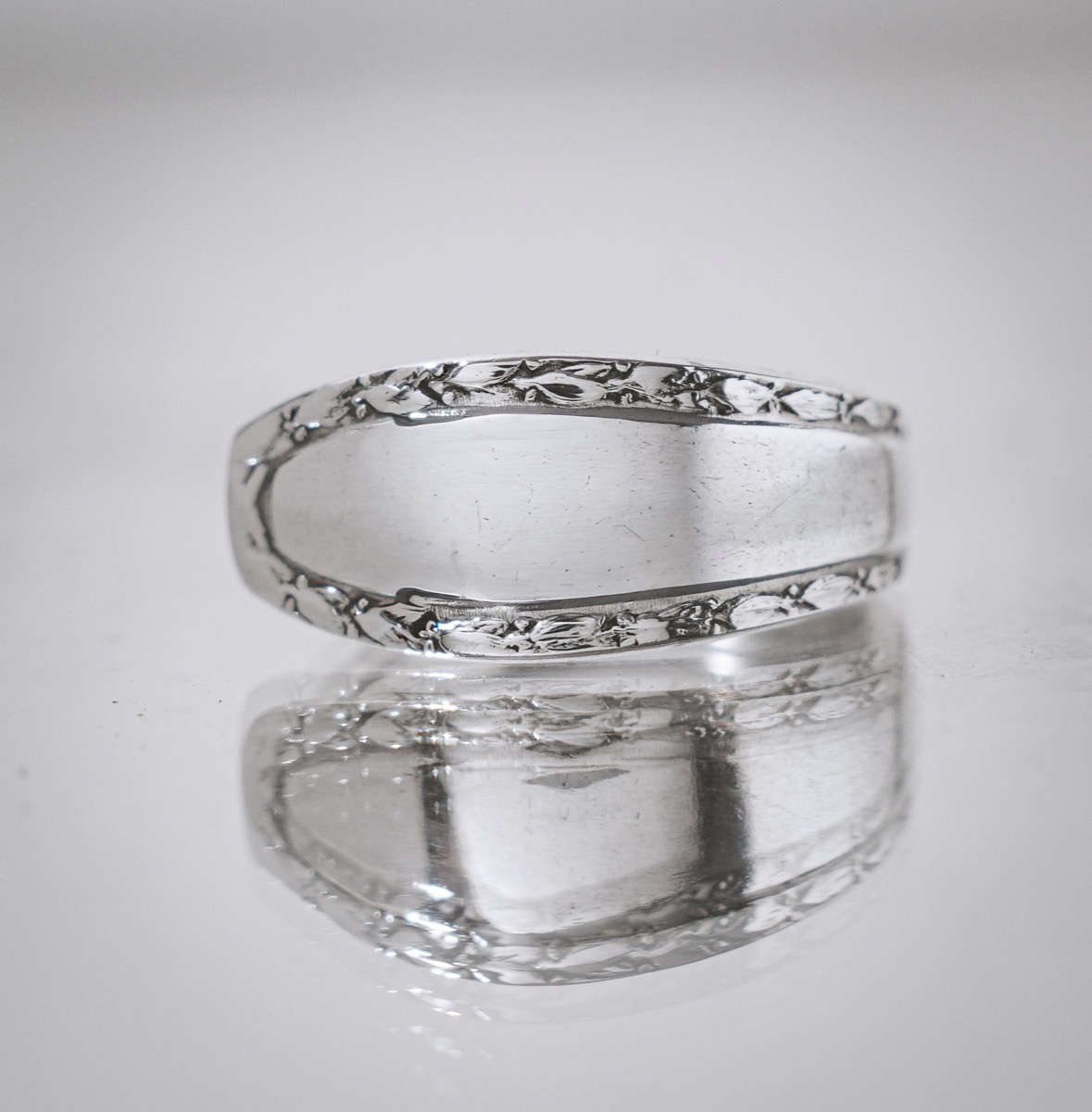 Bague Petit Rameaux Olivier - bijou artisanal en argenterie recyclée, fait main à Marseille par XV3foisrien