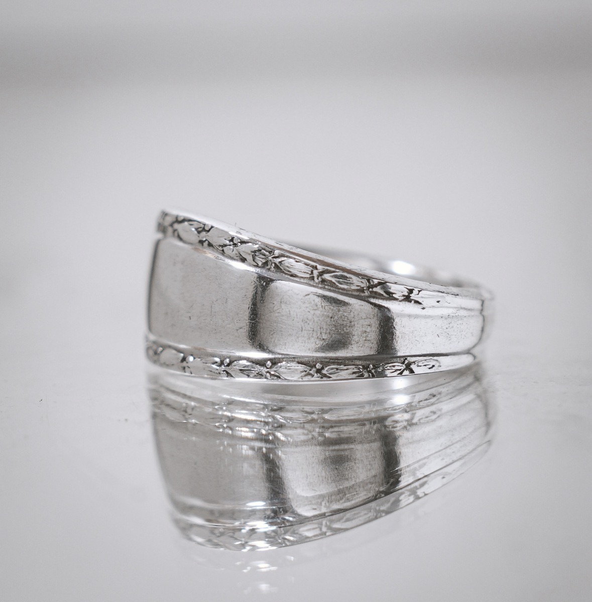 Bague Petit Rameaux Olivier - bijou artisanal en argenterie recyclée, fait main à Marseille par XV3foisrien
