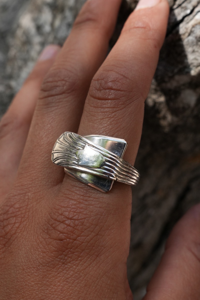 Bague Plume Art Déco - bijou artisanal en argenterie recyclée, fait main à Marseille par XV3foisrien
