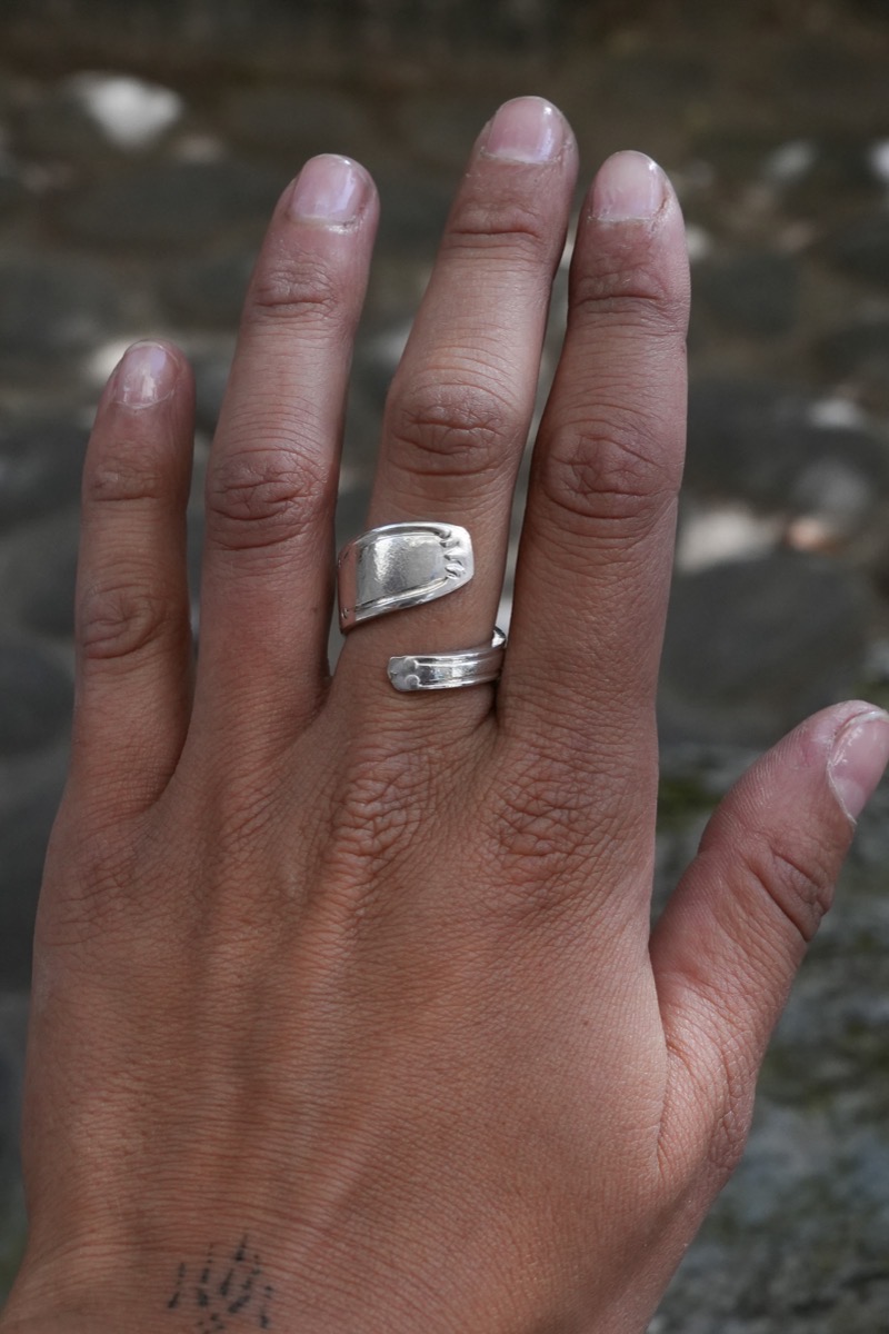 Bague Spirale - bijou artisanal en argenterie recyclée, fait main à Marseille par XV3foisrien