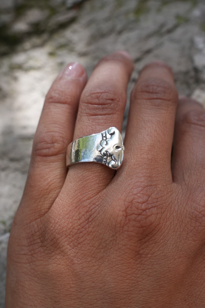 Bague Temple - bijou artisanal en argenterie recyclée, fait main à Marseille par XV3foisrien