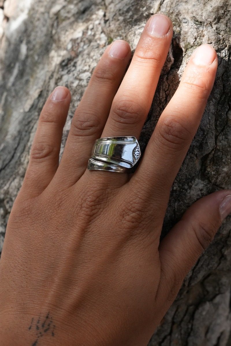 Bague Tourment Pointe - bijou artisanal en argenterie recyclée, fait main à Marseille par XV3foisrien
