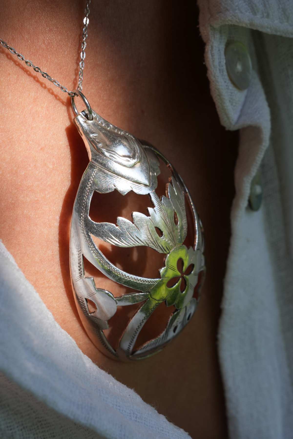 Pendentif Élégance Ajourée vue 5