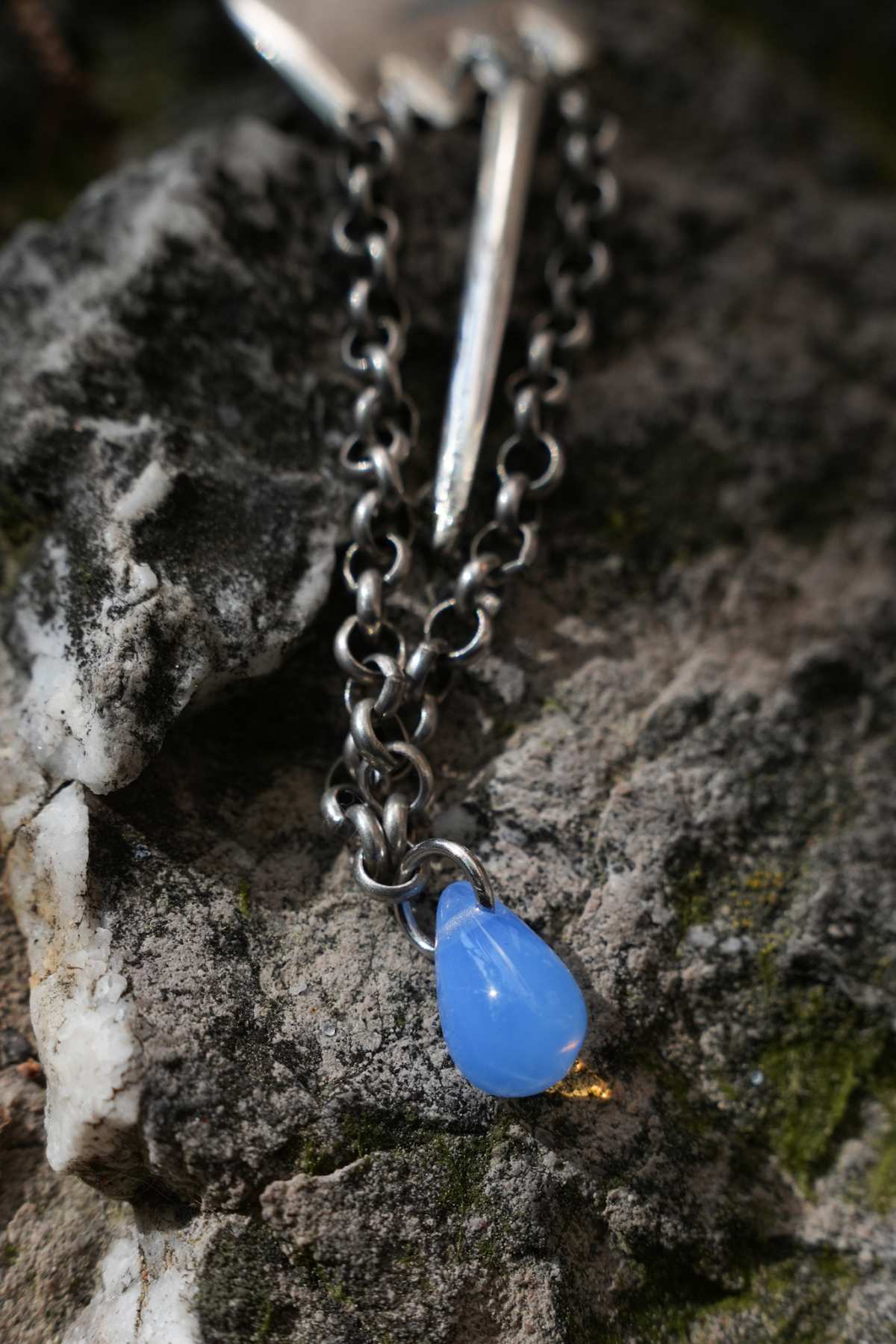 Pendentif fourchette perle bleur - bijou artisanal en argenterie recyclée, fait main à Marseille par XV3foisrien
